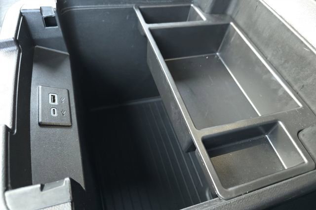 Used 2024 GMC Yukon SLT image 32