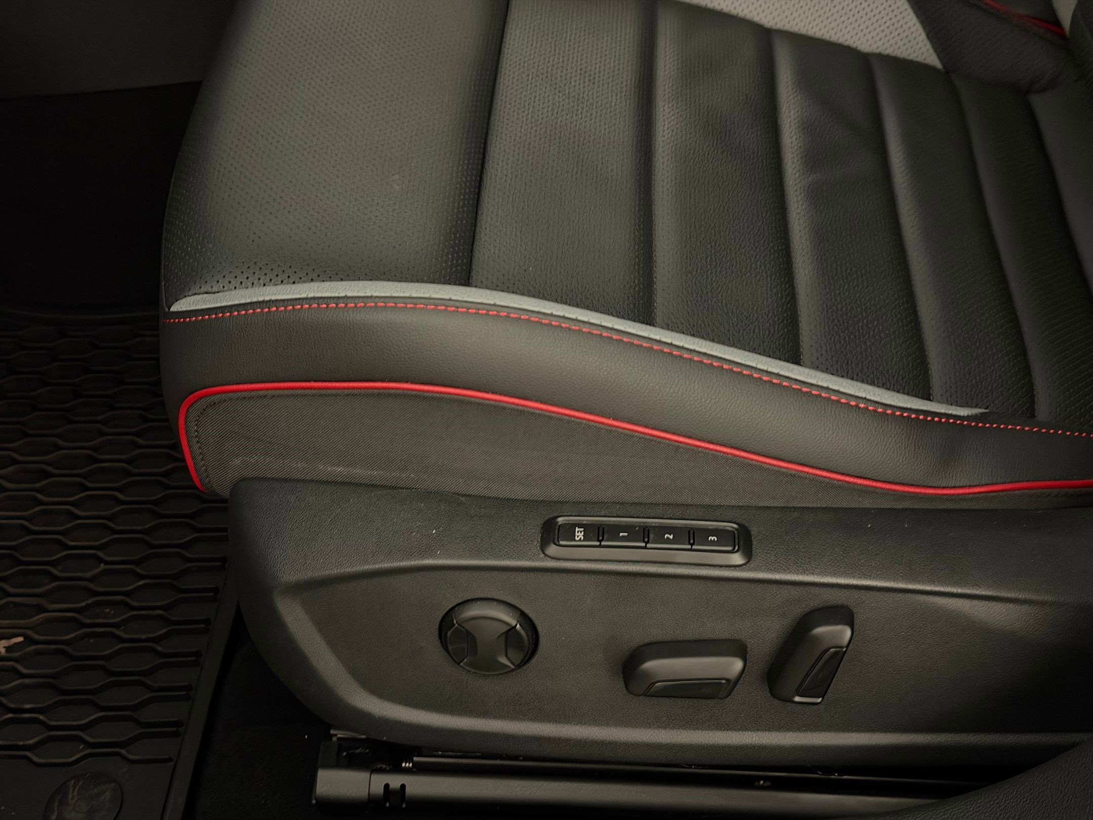 Used 2024 Volkswagen GTI Autobahn image 12