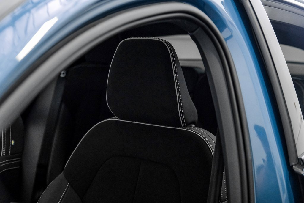 Used 2023 Volvo C40 P8 Recharge Ultimate image 35