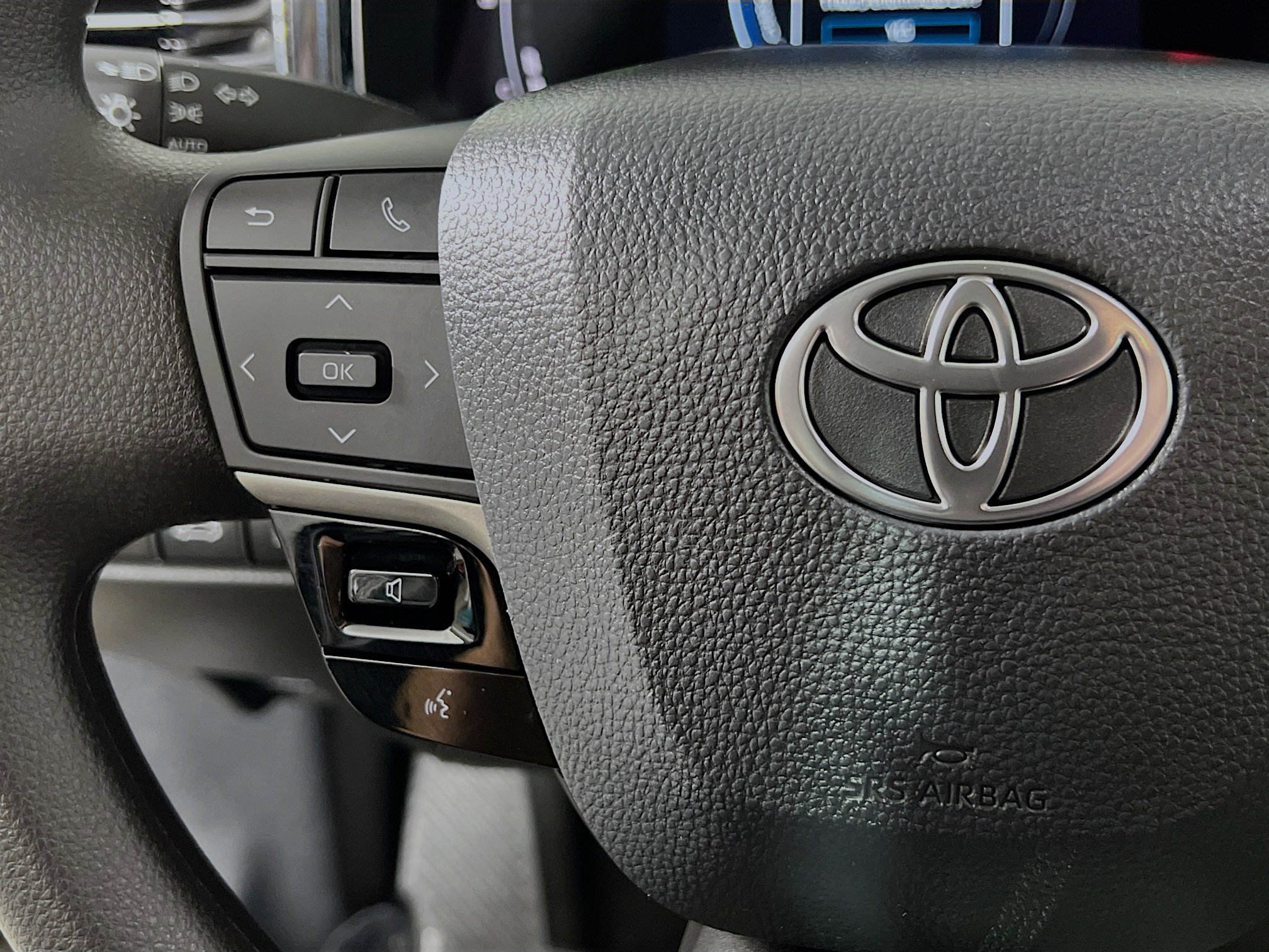 Used 2025 Toyota Camry LE image 19