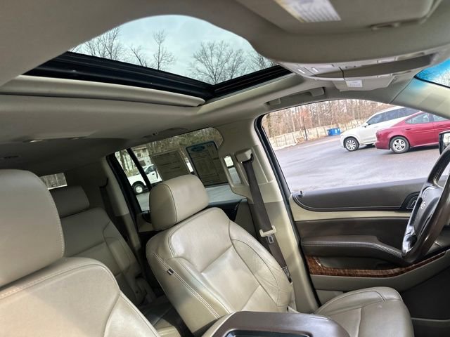 Used 2020 Chevrolet Suburban Premier AWD/4WD image 14