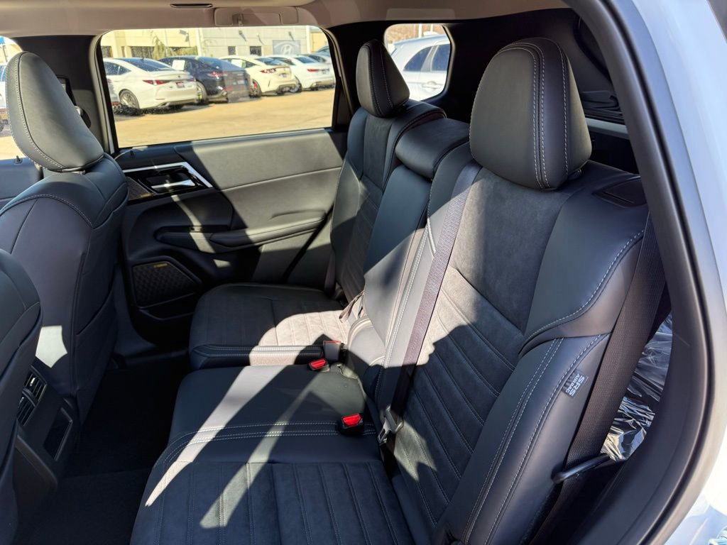 New 2026 Mitsubishi Outlander SE image 26