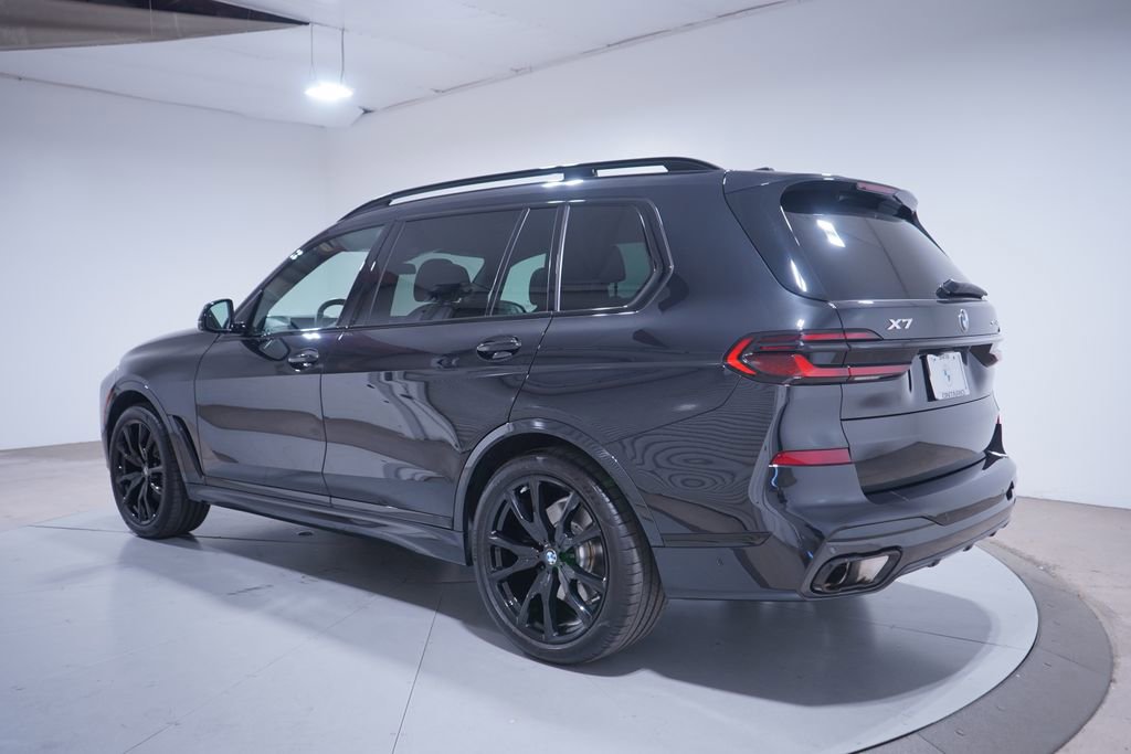 Used 2026 BMW X7 xDrive40i w/ M Sport Package AWD/4WD image 3