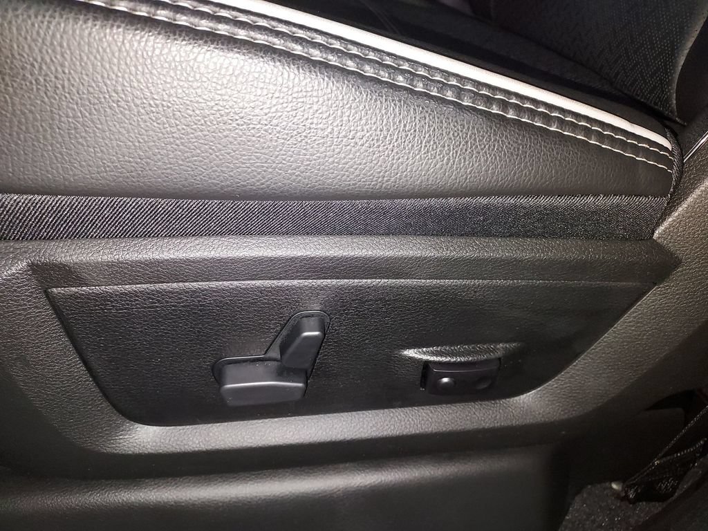 New 2026 RAM 3500 Laramie AWD/4WD image 18