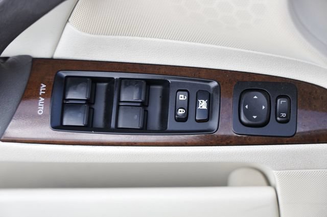 Used 2010 Lexus IS 250 w/ Preferred Accessory Package RWD image 46