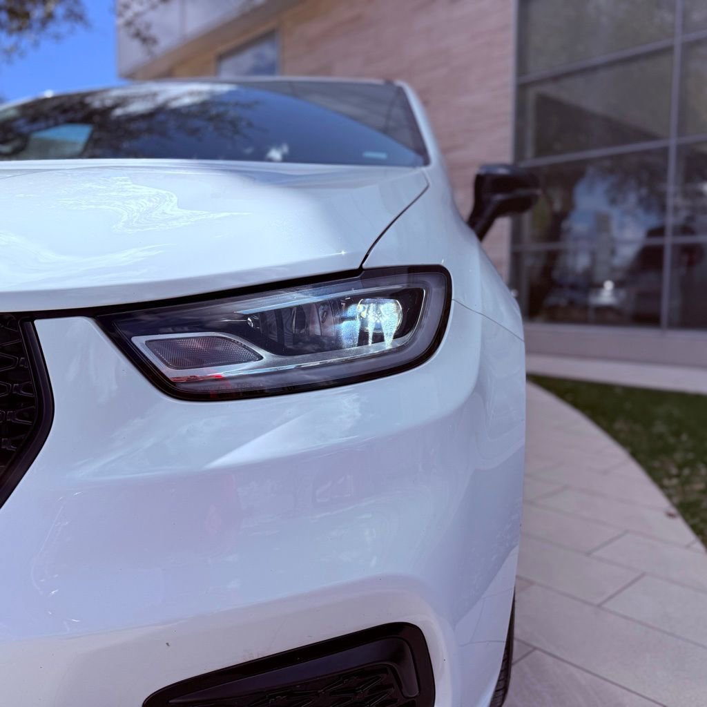 Used 2025 Chrysler Pacifica Limited image 10