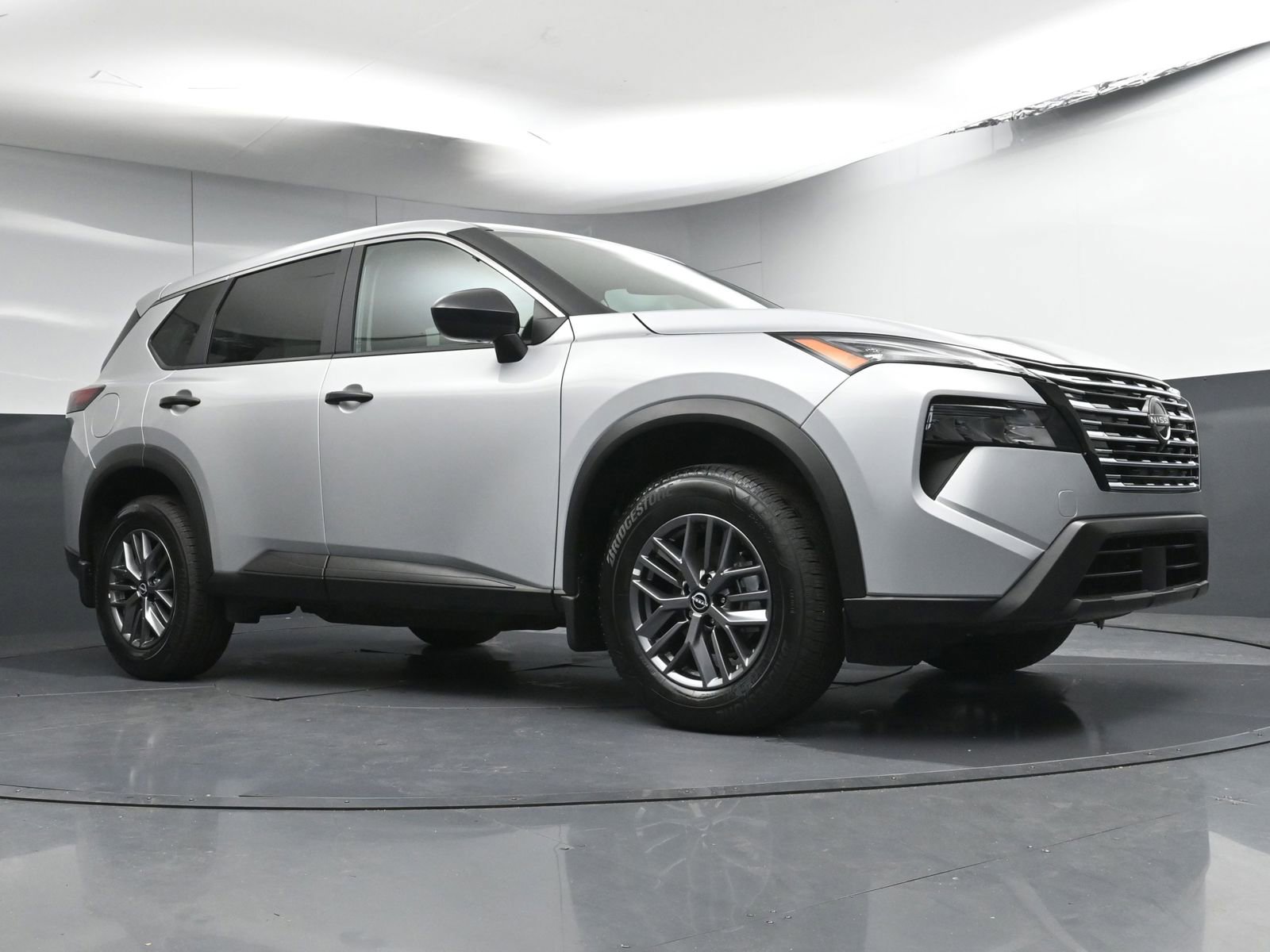 Used 2025 Nissan Rogue S image 21