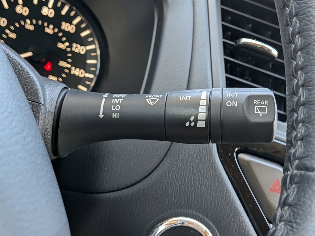 Used 2020 Nissan Pathfinder SV FWD image 30