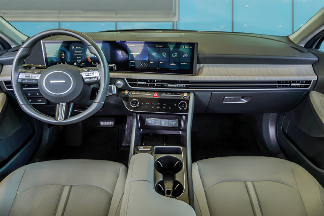 Certified 2025 Hyundai Sonata SEL FWD image 11