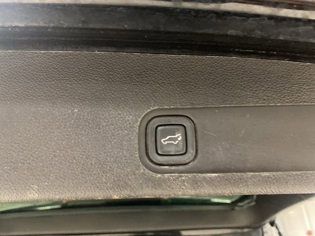 Used 2013 Chevrolet Tahoe LTZ image 9