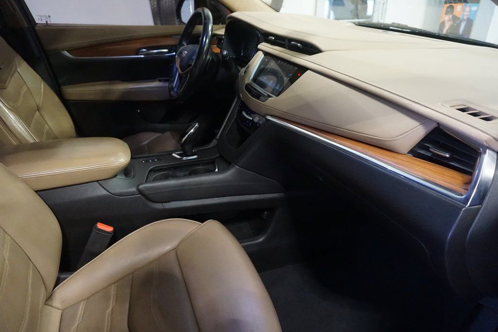 Used 2019 Cadillac XT5 Platinum image 25