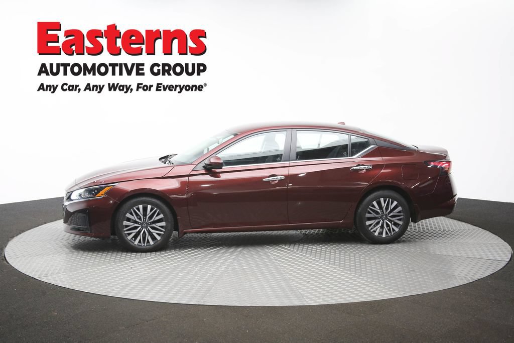 Used 2023 Nissan Altima 2.5 SV FWD image 59