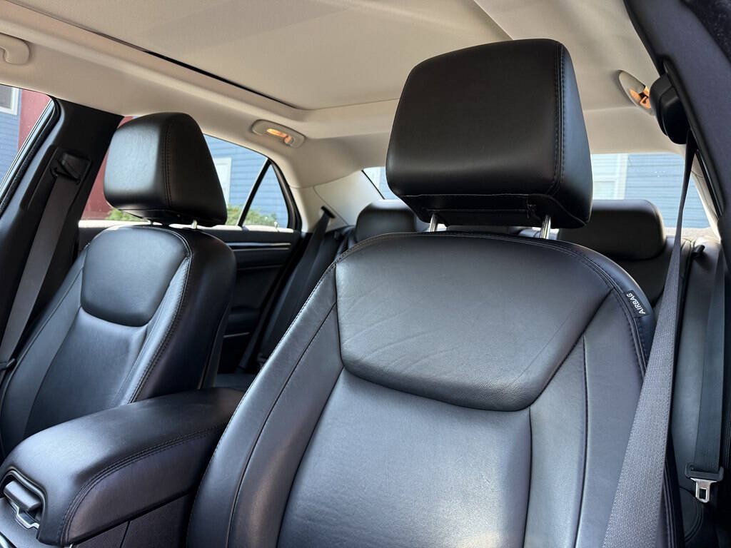 Used 2016 Chrysler 300 Limited RWD image 16