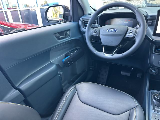 Used 2025 Ford Maverick Lobo image 13