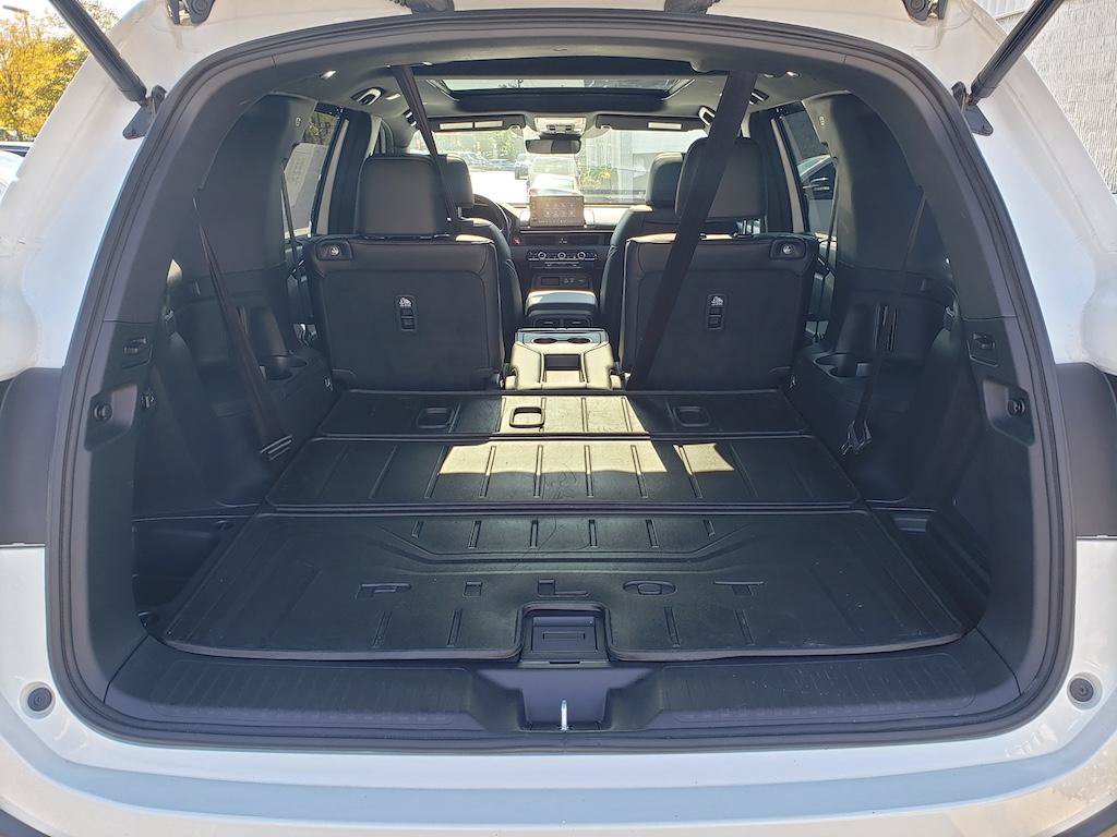 Used 2025 Honda Pilot Black Edition image 7