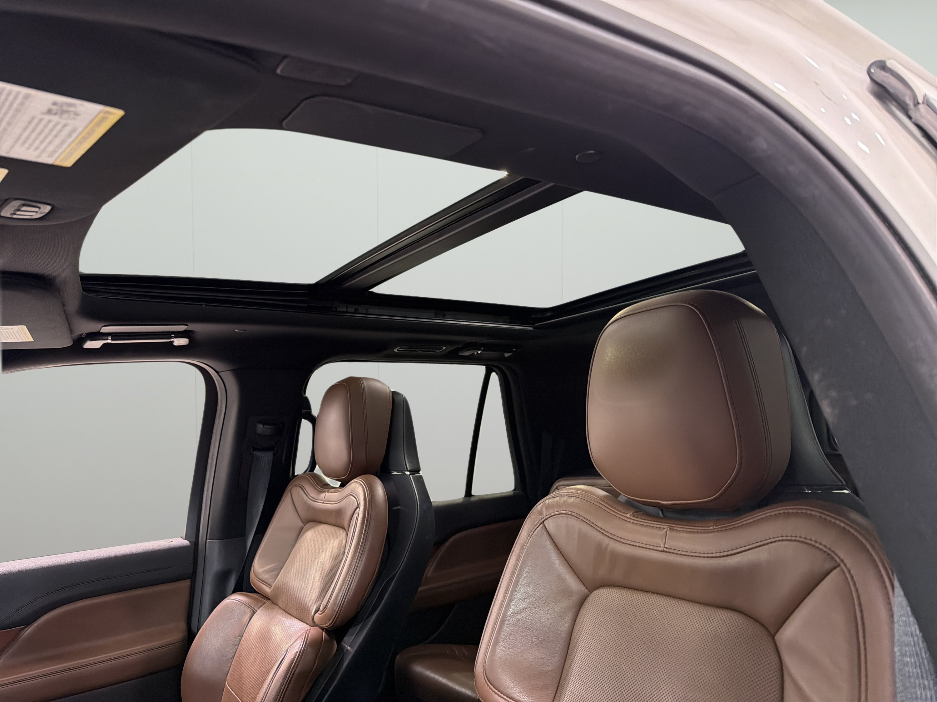 Used 2022 Lincoln Navigator L Reserve RWD image 9