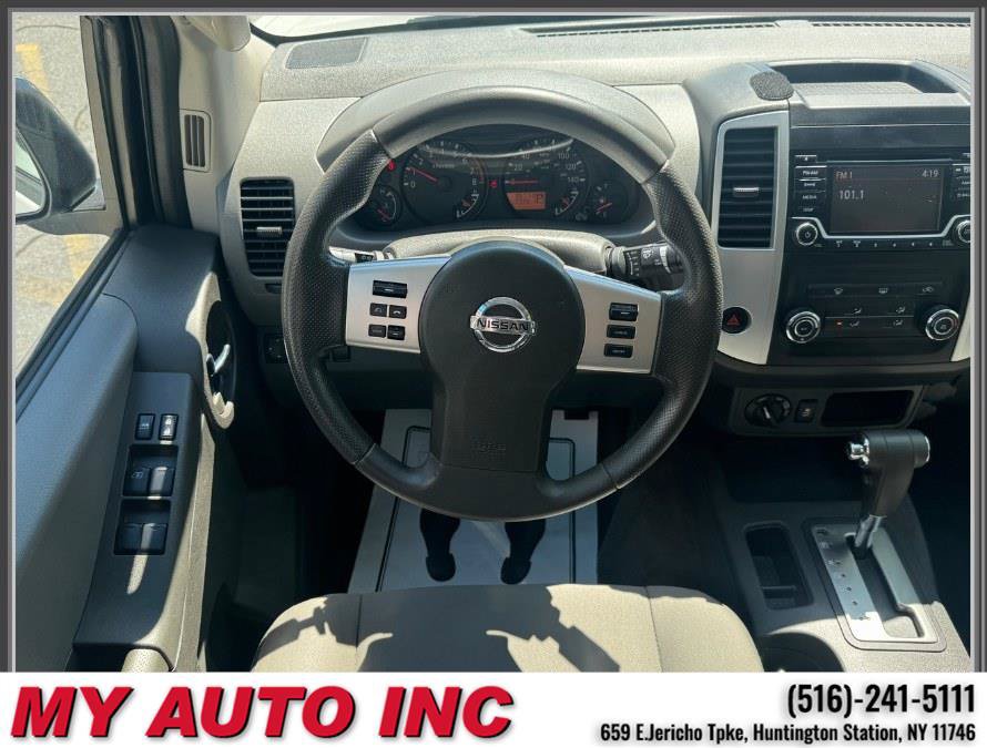 Used 2015 Nissan Xterra 4WD image 13