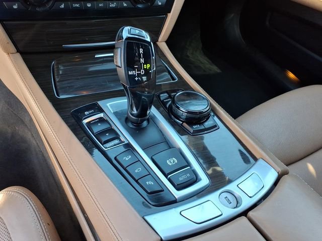 Used 2015 BMW 750Li xDrive image 13