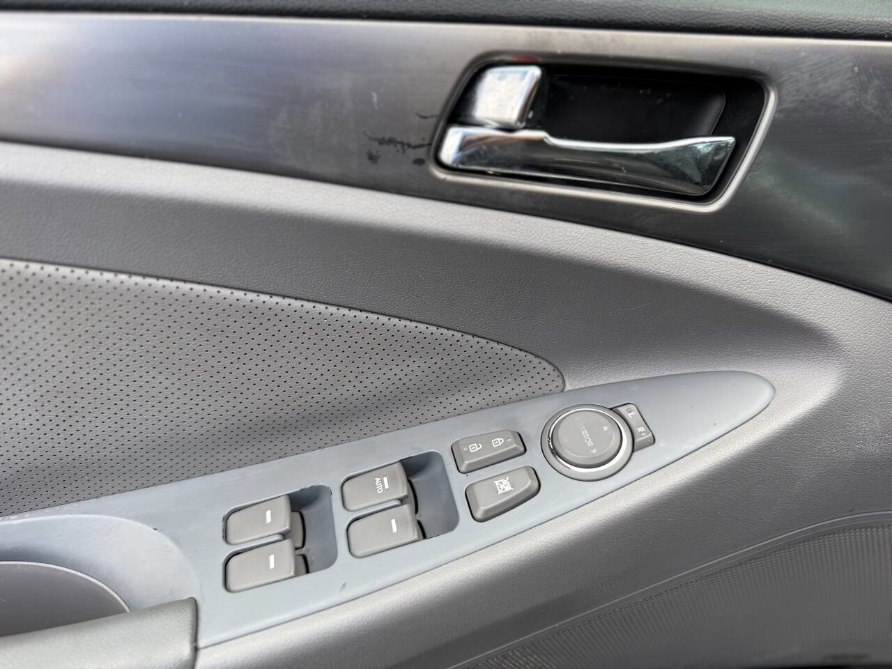Used 2014 Hyundai Sonata Limited w/ Panoramic Sunroof Package 02 image 22