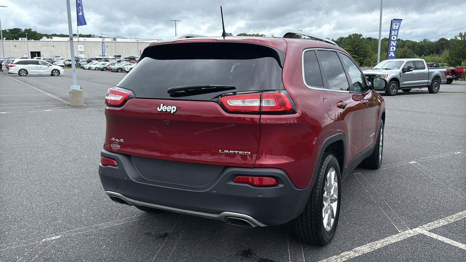 Used 2017 Jeep Cherokee Limited AWD/4WD image 6