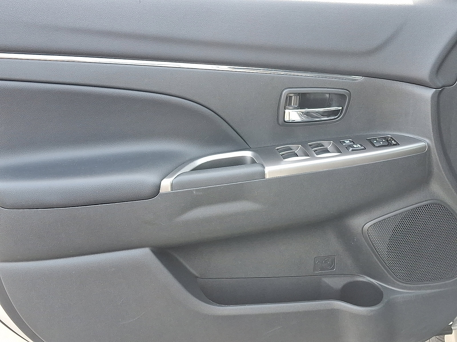 Used 2024 Mitsubishi Outlander Sport SE image 13