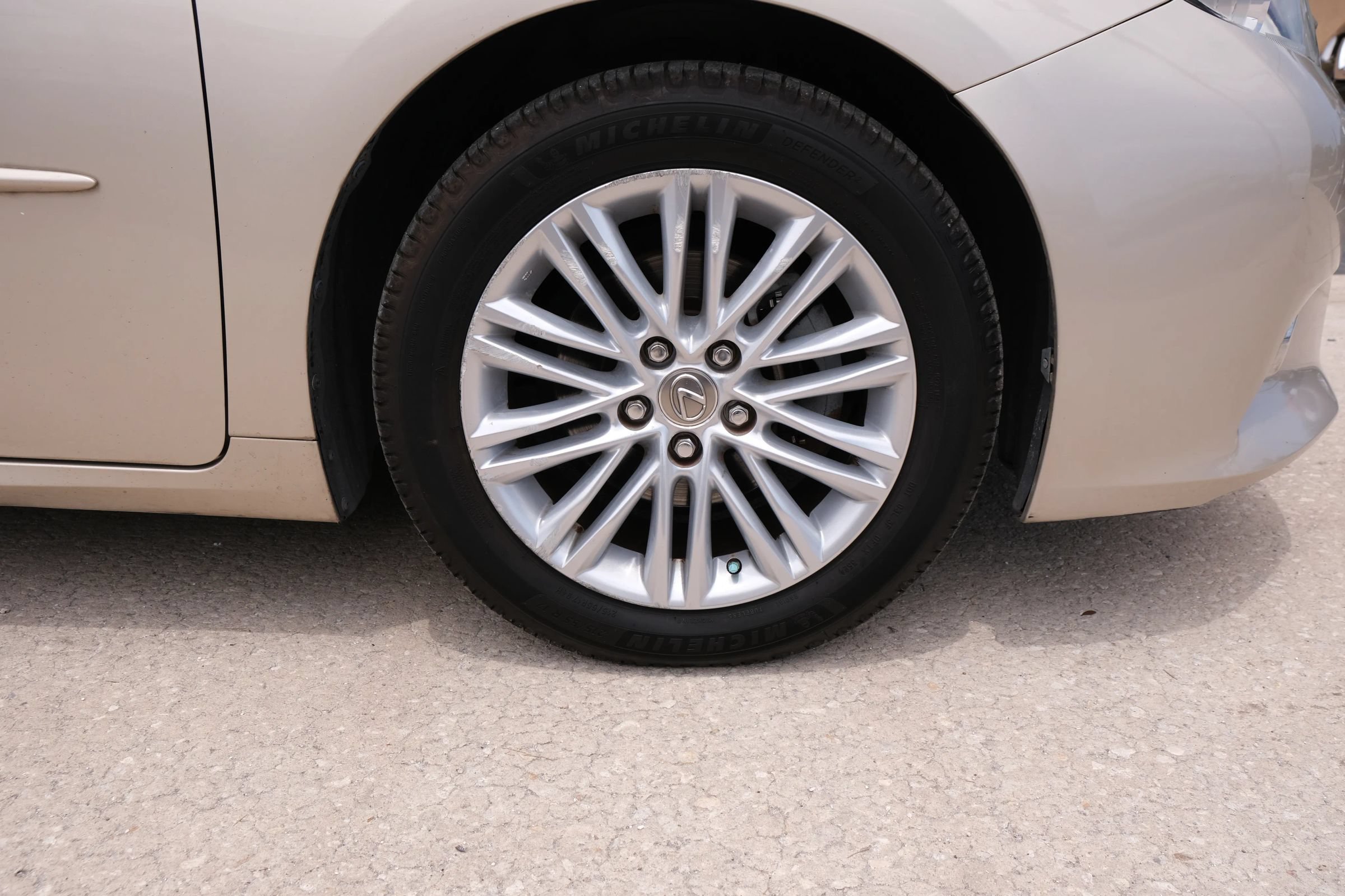 Used 2014 Lexus ES 350 w/ Luxury Package FWD image 19