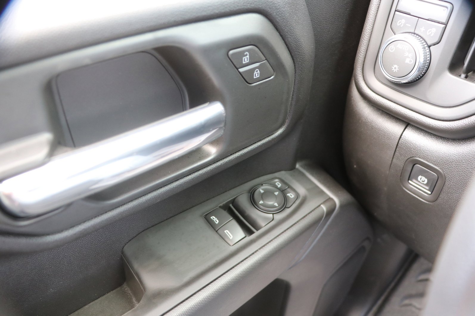 New 2026 GMC Sierra 2500 Pro w/ Max Trailering Package image 11