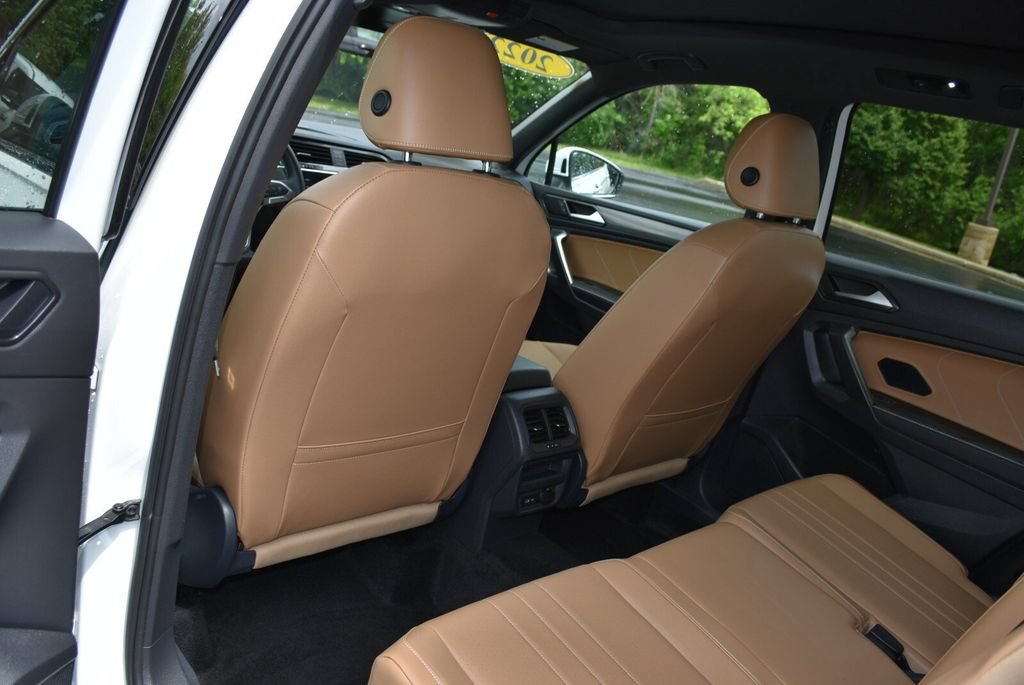 Used 2022 Volkswagen Tiguan SE AWD/4WD image 25