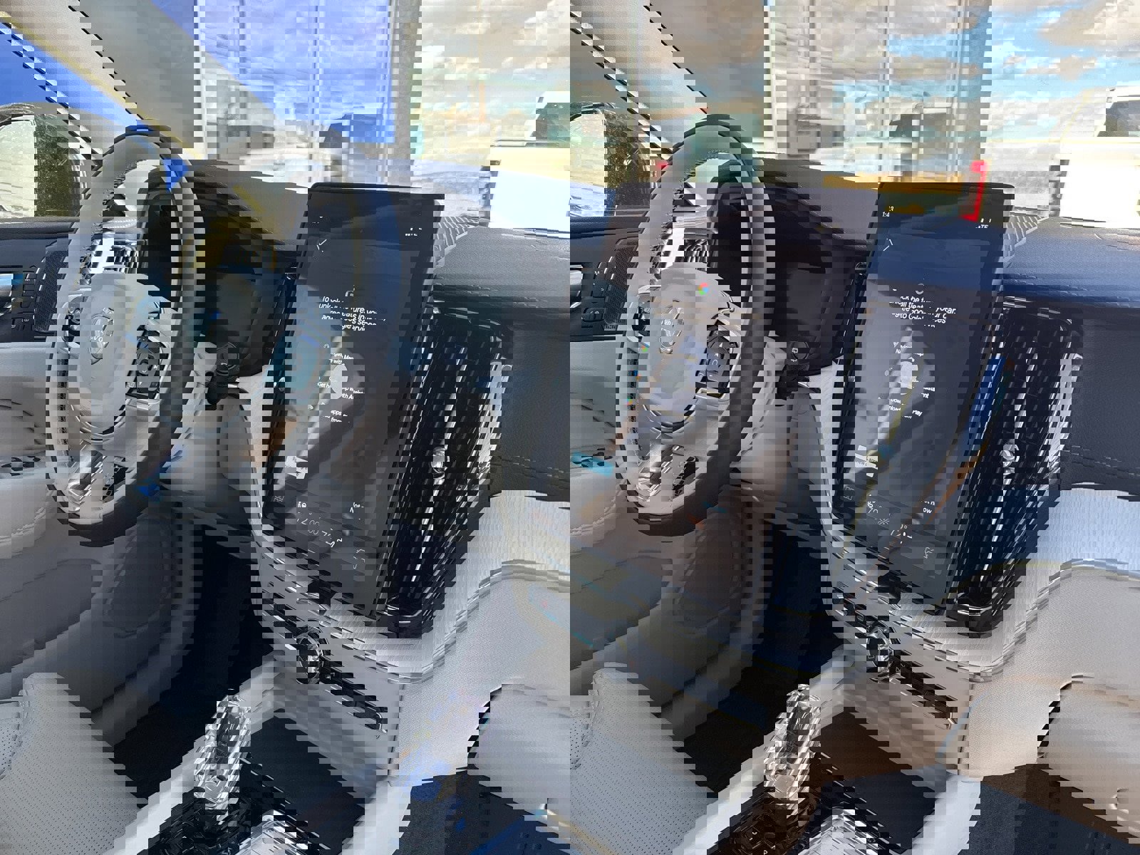 New 2026 Volvo XC60 B5 Ultra w/ Climate Package image 16