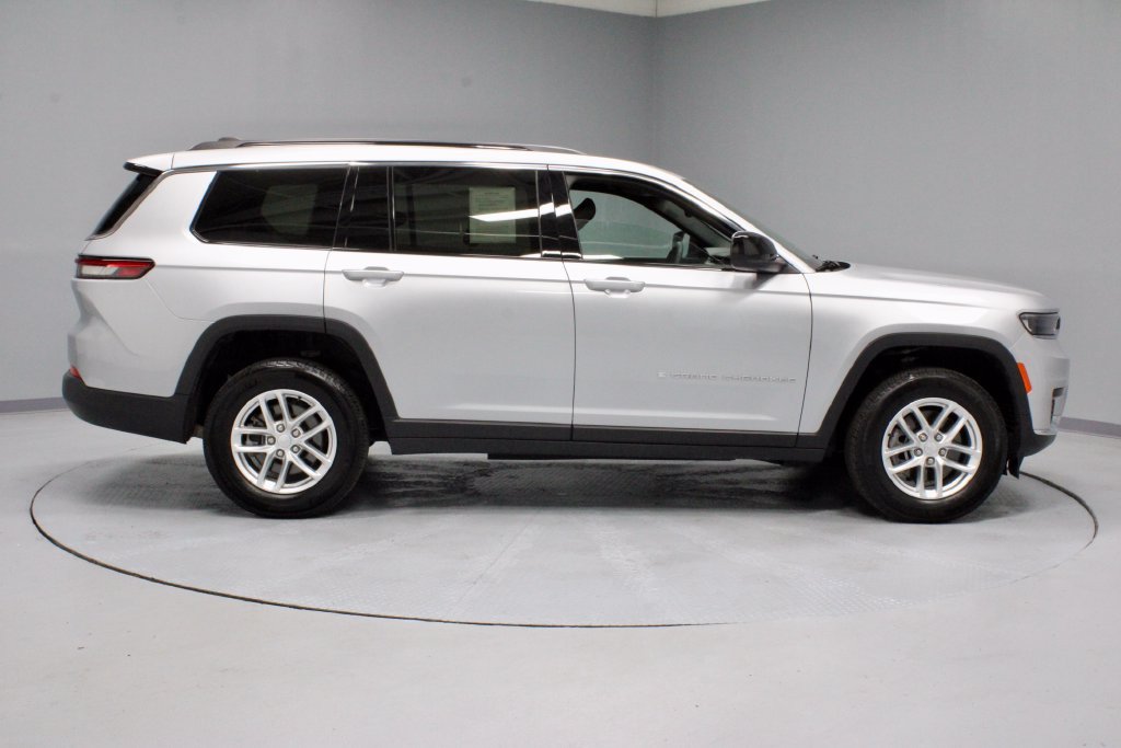 Used 2024 Jeep Grand Cherokee L Laredo AWD/4WD image 11