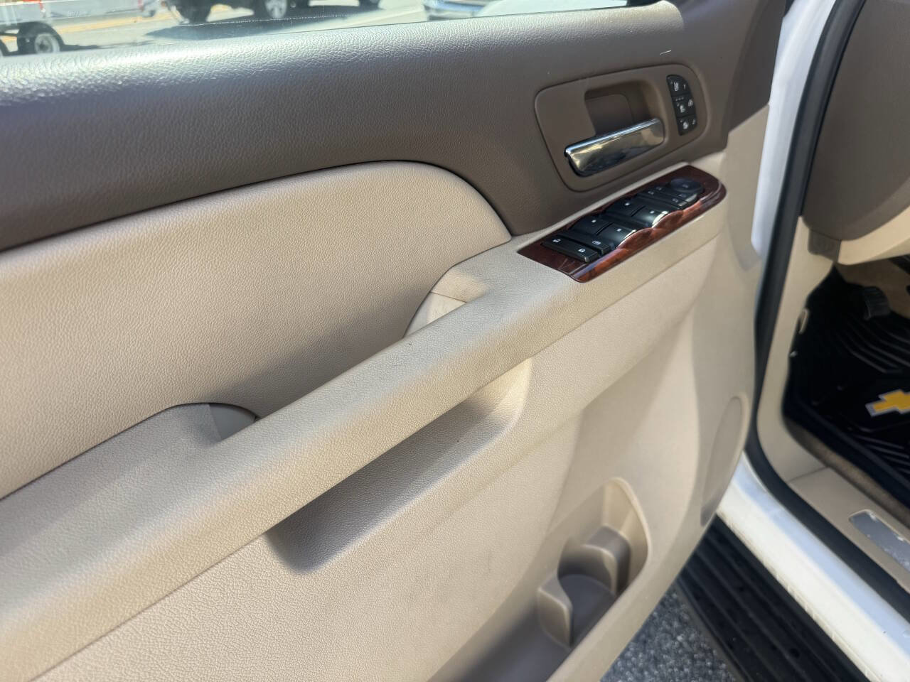 Used 2010 Chevrolet Tahoe LTZ AWD/4WD image 27