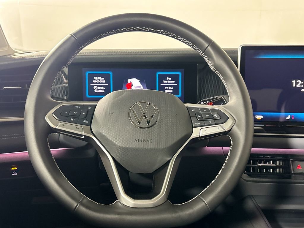 New 2025 Volkswagen Tiguan SE image 13