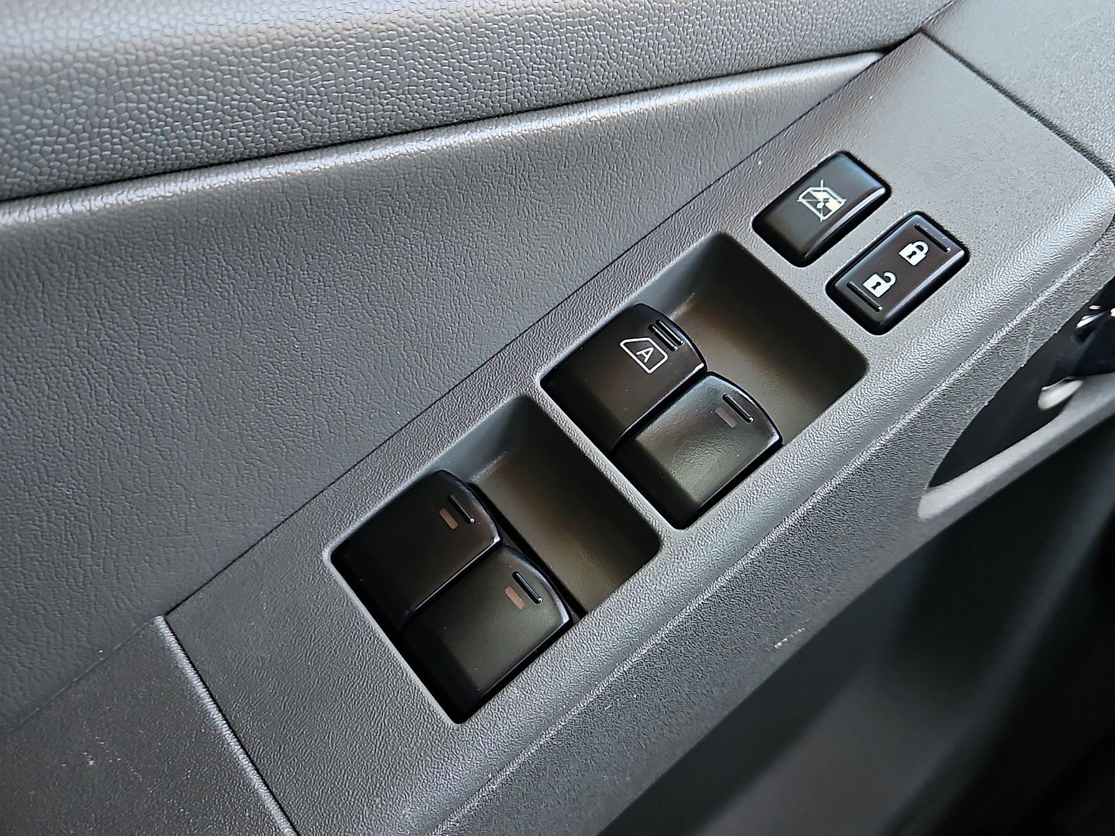 Used 2019 Nissan Frontier SL RWD image 13