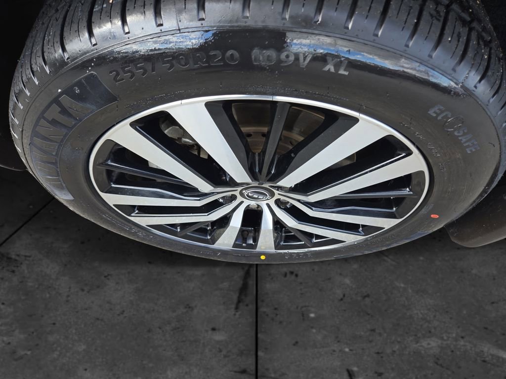 Used 2023 Nissan Pathfinder Platinum w/ Lighting Package (N92) image 14