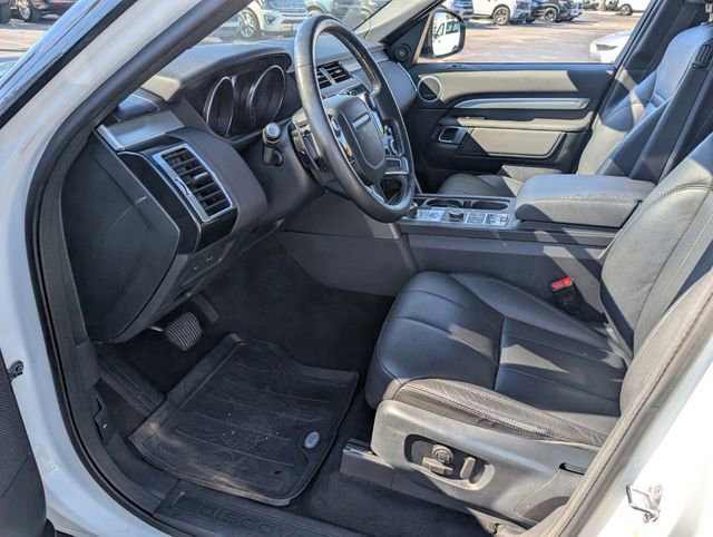 Used 2020 Land Rover Discovery Landmark image 8