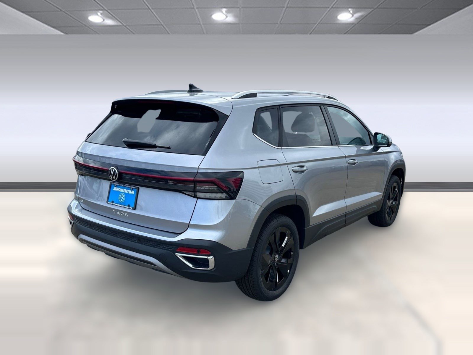 New 2026 Volkswagen Taos SE image 8