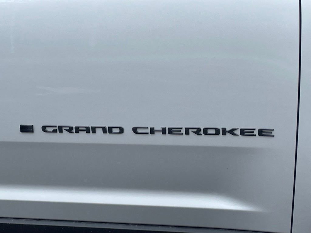 New 2025 Jeep Grand Cherokee L Altitude image 10