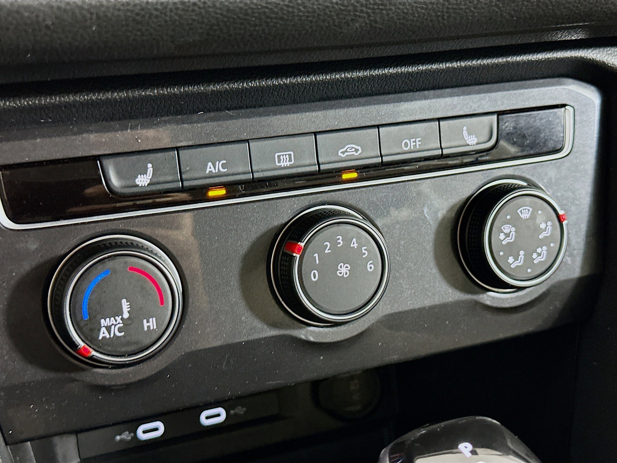 Used 2024 Volkswagen Tiguan S image 23