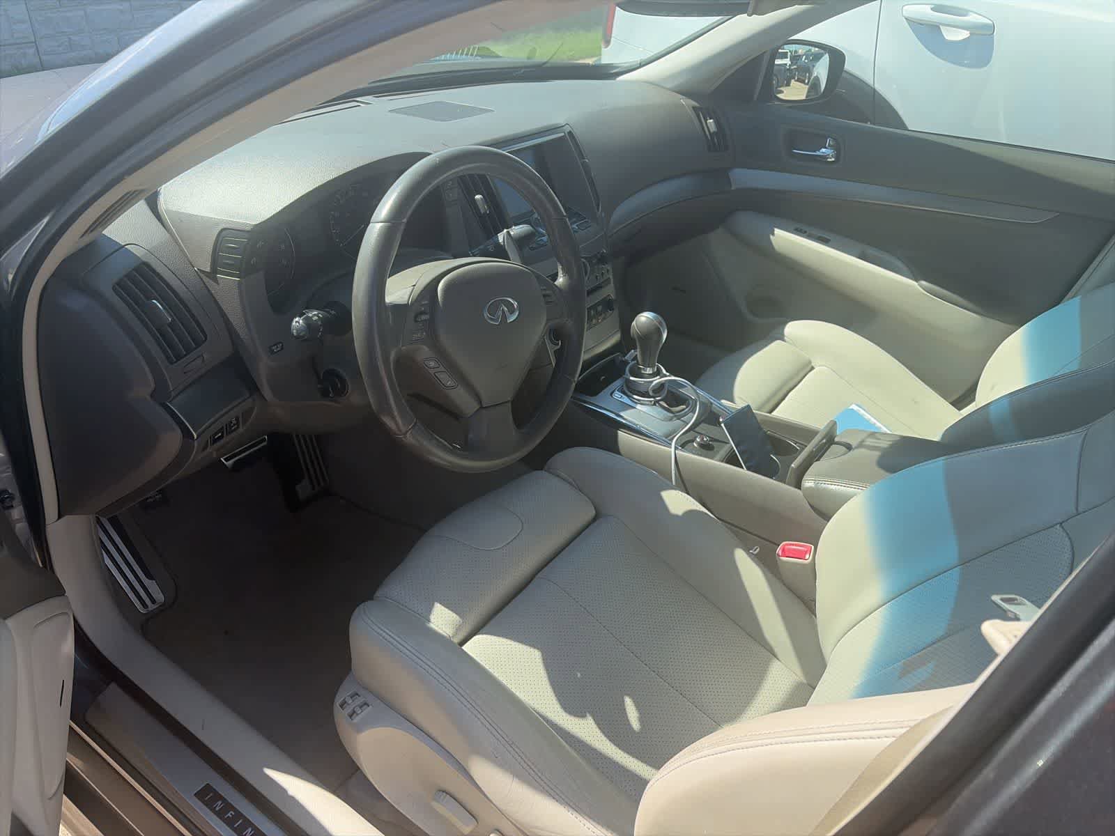 Used 2012 INFINITI G37 Journey w/ Premium Pkg RWD image 17