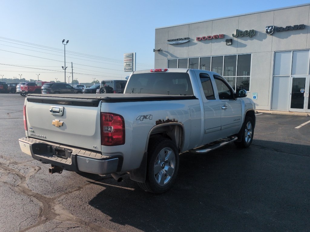 Used 2011 Chevrolet Silverado 1500 LT w/ All-Star Edition AWD/4WD image 5