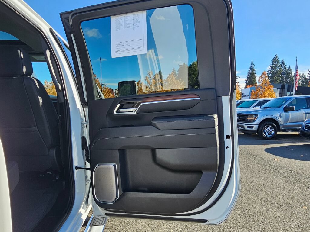 Certified 2025 GMC Sierra 3500 Denali w/ Denali Reserve Package AWD/4WD image 30
