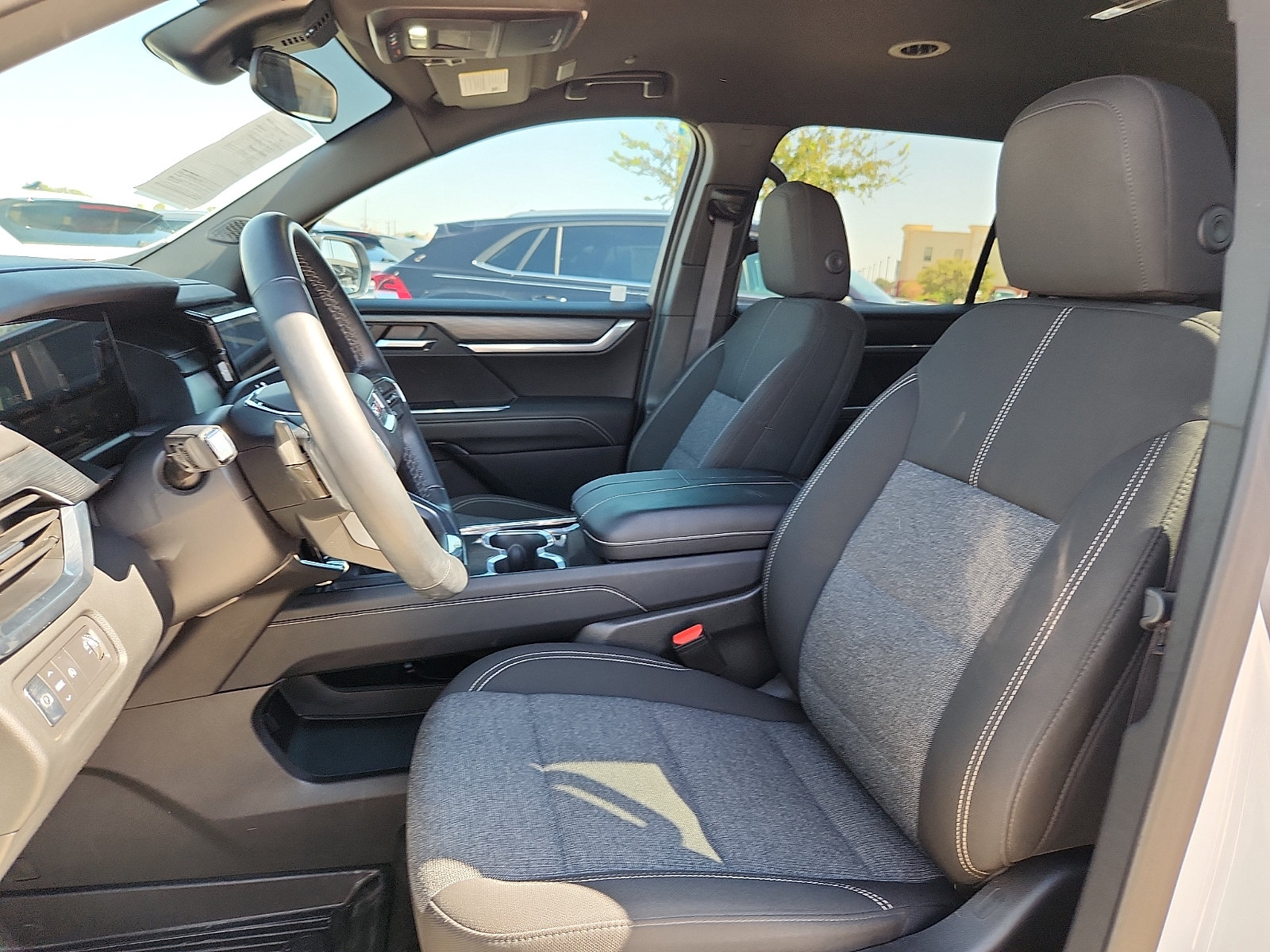 Used 2025 GMC Acadia Elevation w/ LPO, Floor Liner Package FWD image 12