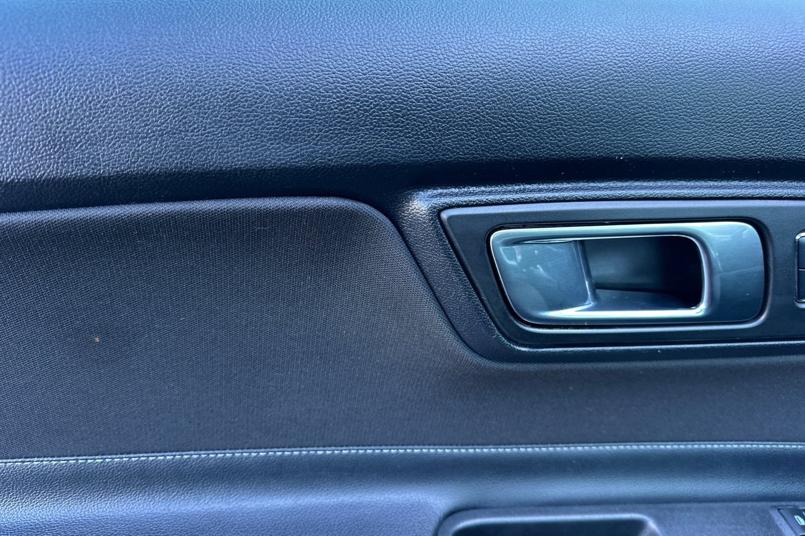 Used 2018 Ford Mustang EcoBoost image 10