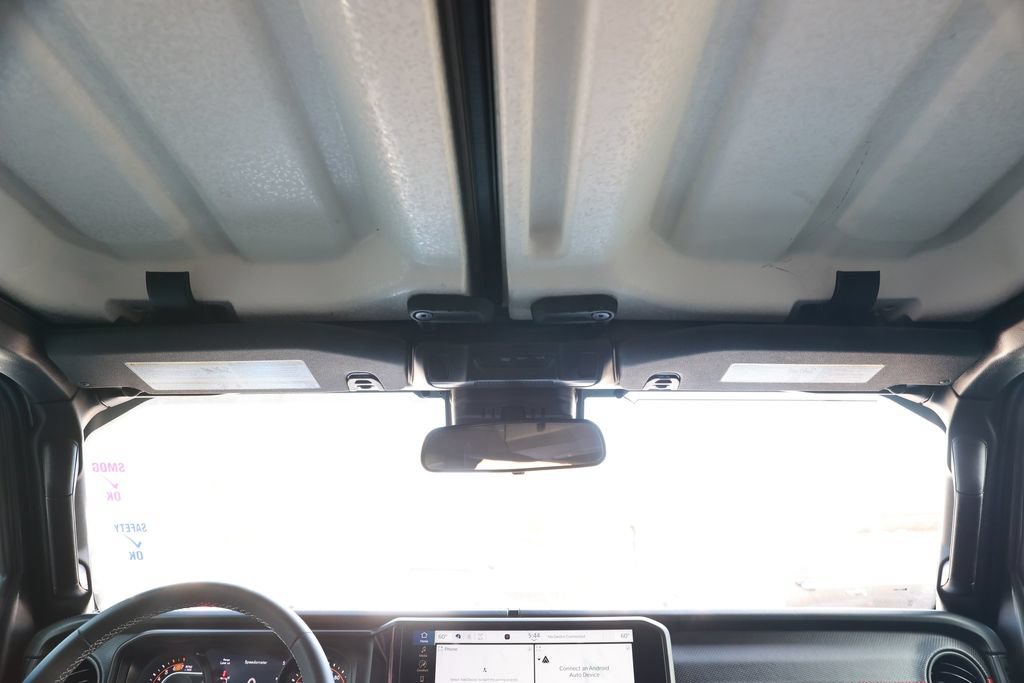 Used 2025 Jeep Wrangler Unlimited Rubicon AWD/4WD image 31