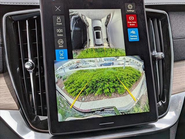 Used 2026 Volvo XC90 B5 Plus w/ Protection Package image 15