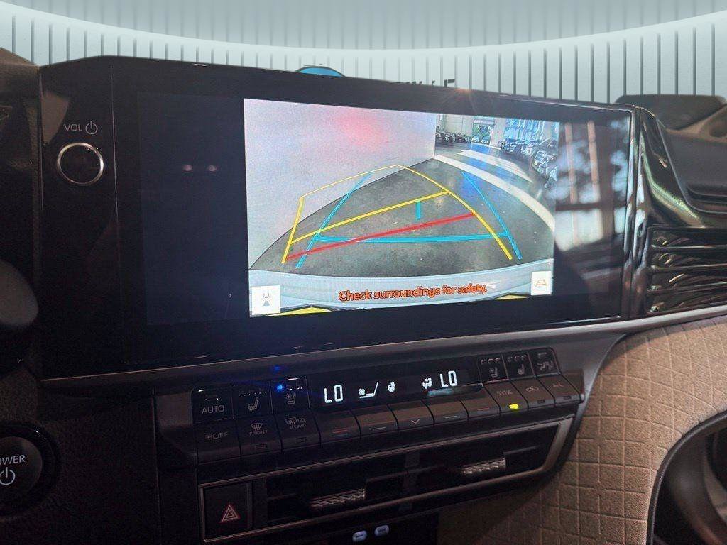 Used 2025 Toyota Camry XLE w/ Premium Package AWD/4WD image 3