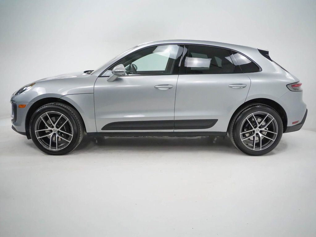 Certified 2025 Porsche Macan video 2