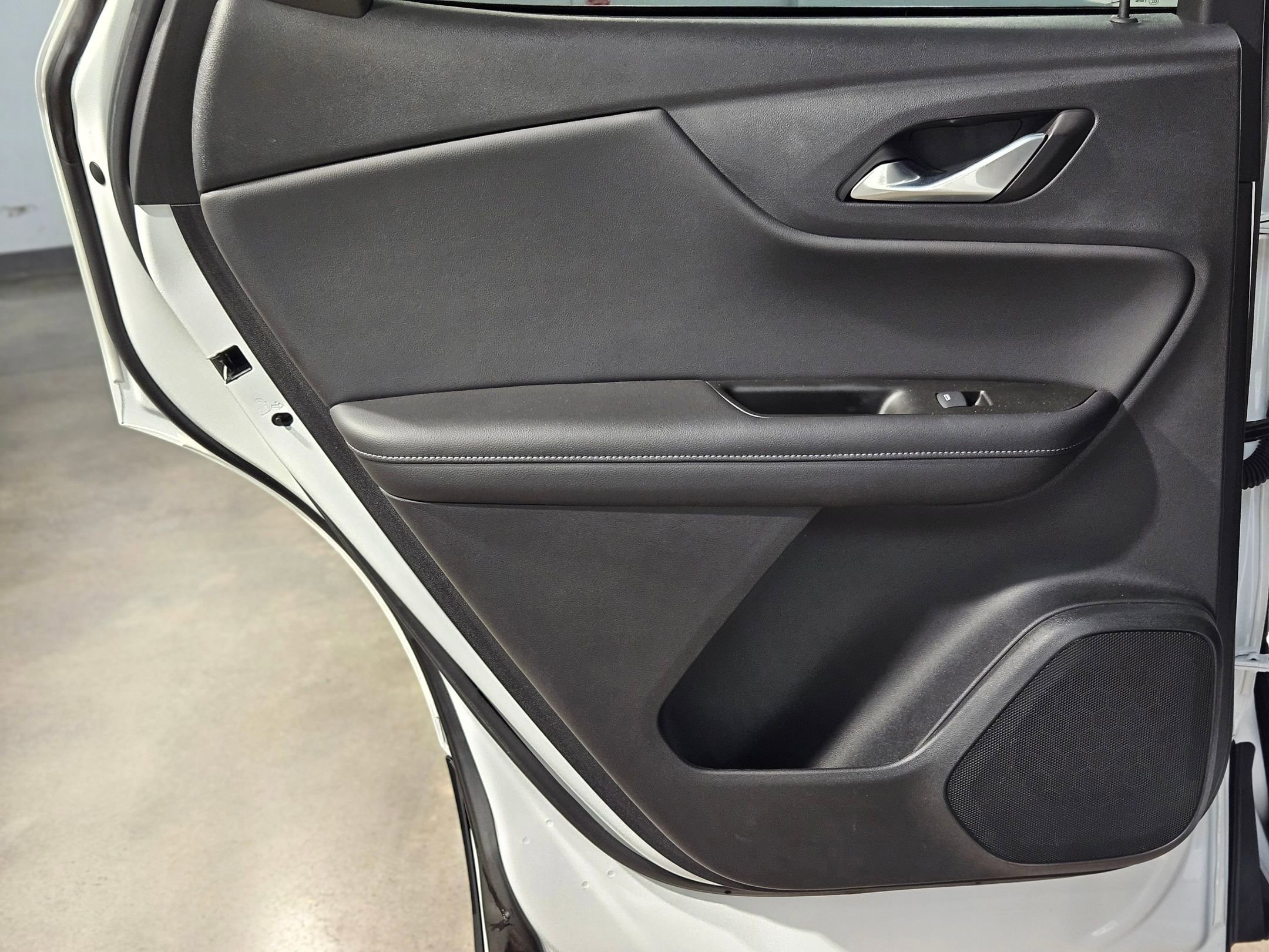 Used 2022 Chevrolet Blazer LT image 32