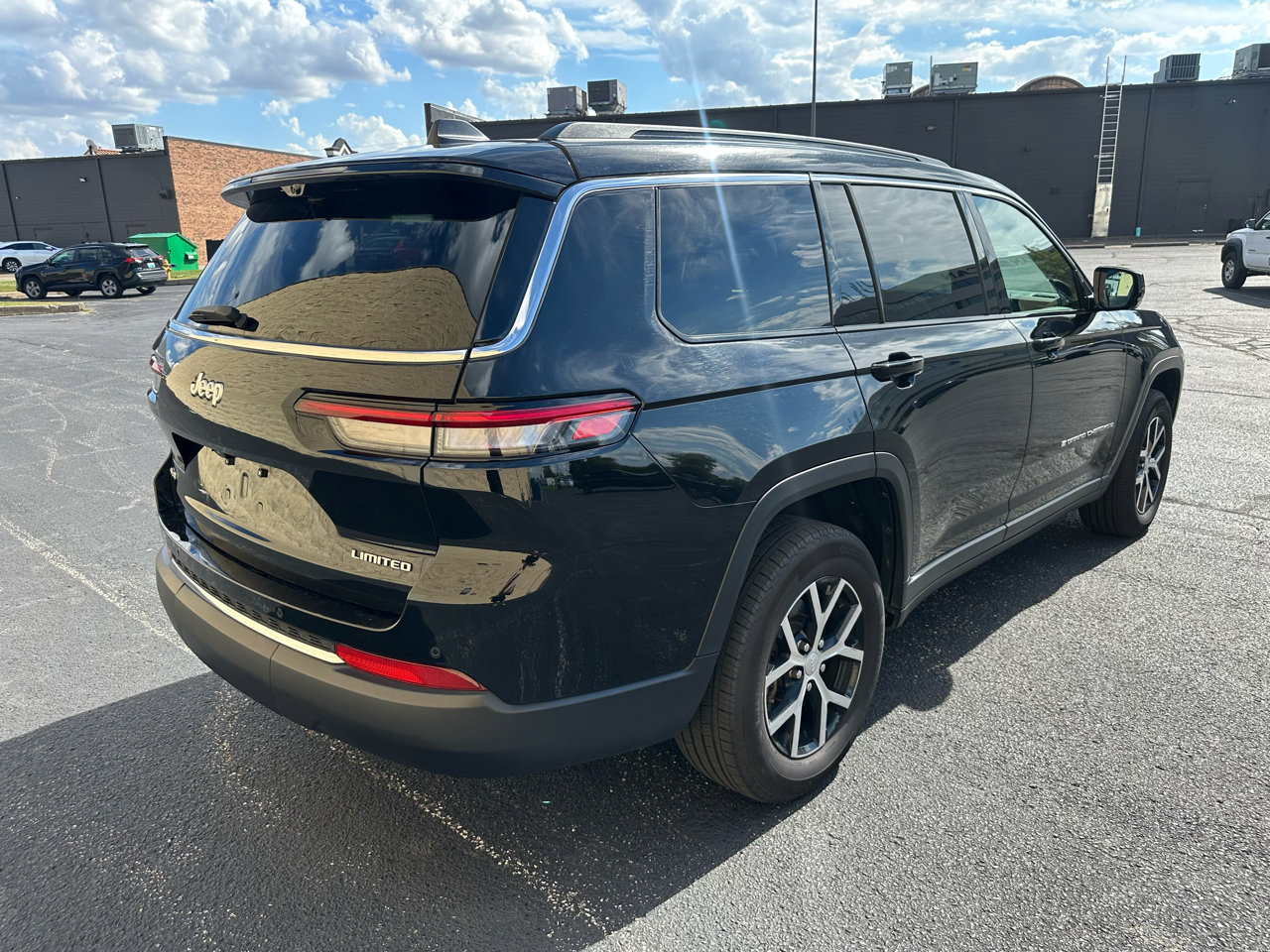 Used 2024 Jeep Grand Cherokee L Limited w/ Luxury Tech Group II image 5