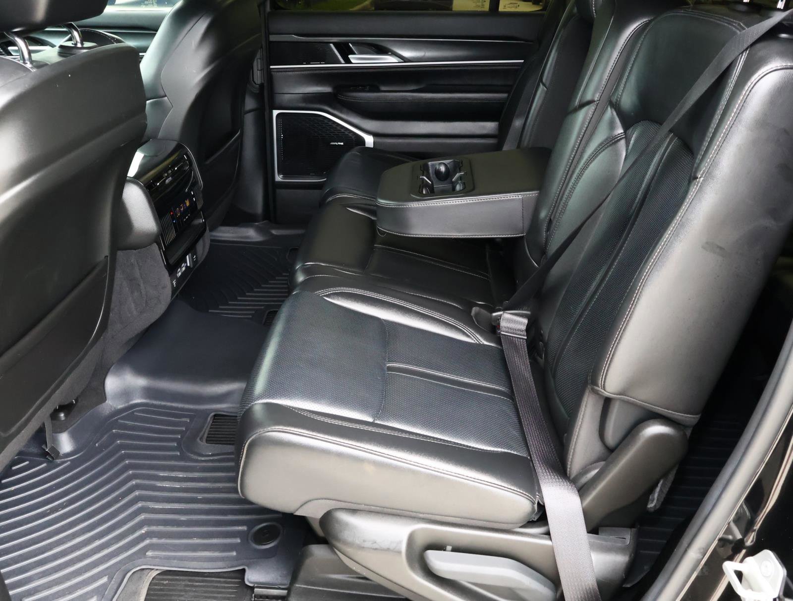 Used 2022 Jeep Wagoneer Series I w/ Premium Group I AWD/4WD image 22